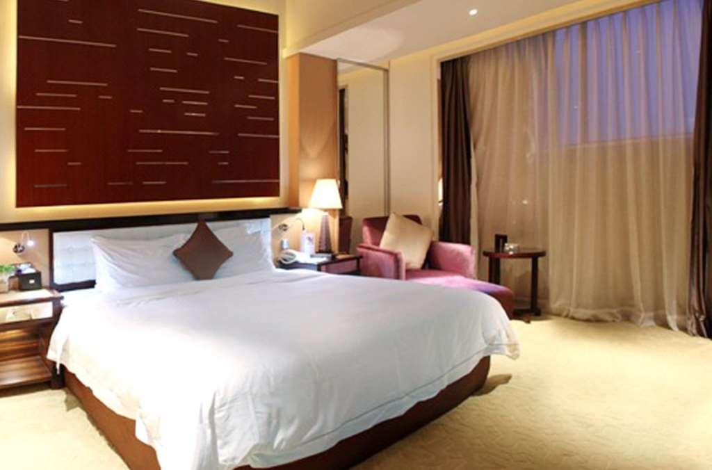 Grand Oriental Hotel Dongguan  Room photo